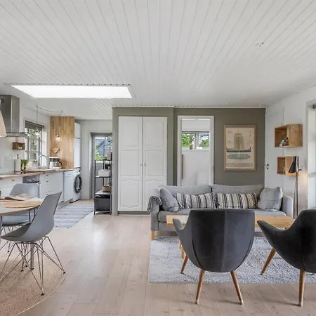 Ferienhaus Agni - 800m From The Sea By Interhome *